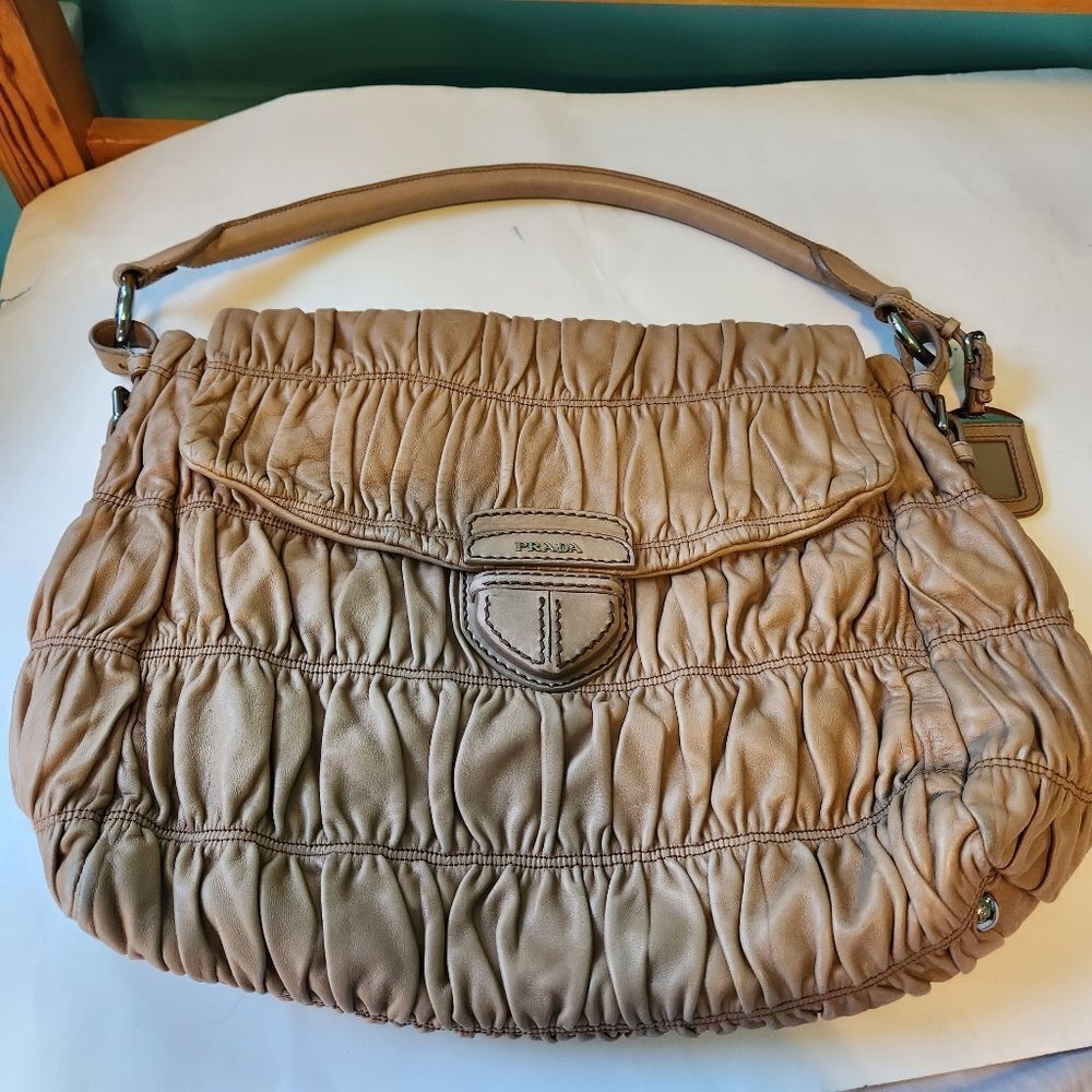 PRADA MATELASSÉ Leather Flap Hobo bag in GUC